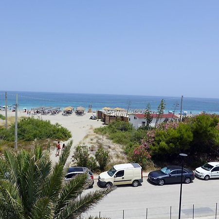 Giallomare Aparthotel Marzamemi Esterno foto